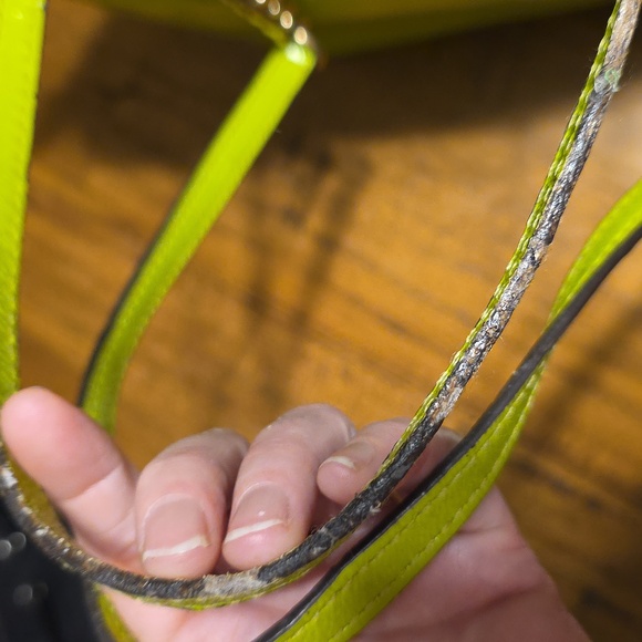 Michael Michael Kors lime green patent leather tote bag. - Picture 12 of 16